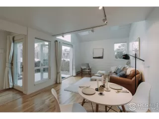 Photo #5: 933936 Listing