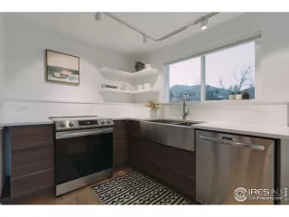 Photo #6: 933936 Listing