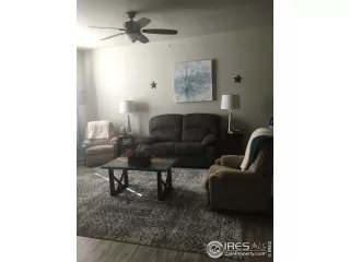 Photo #5: 933942 Listing