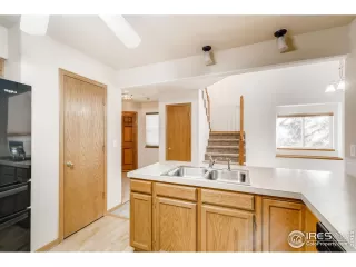 Photo #5: 933994 Listing