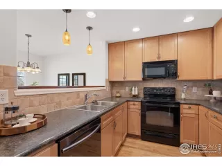 Photo #4: 934017 Listing