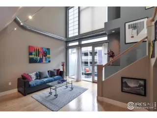 Photo #3: 934400 Listing