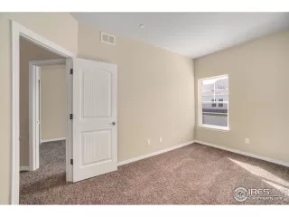 Photo #5: 934406 Listing