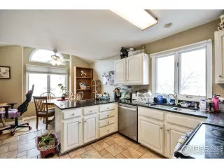 Photo #5: 934416 Listing