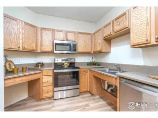 Photo #3: 934500 Listing