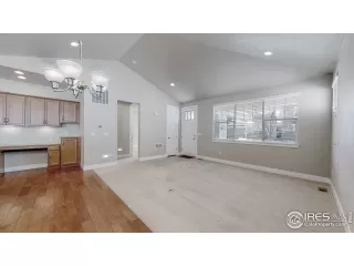 Photo #5: 934579 Listing