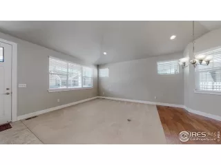 Photo #6: 934579 Listing