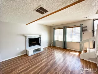 Photo #4: 934600 Listing