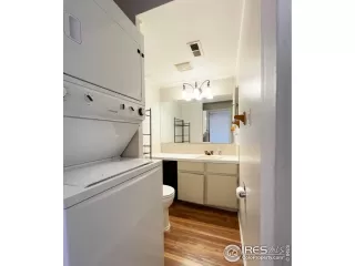 Photo #5: 934600 Listing