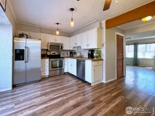 Photo #6: 934600 Listing