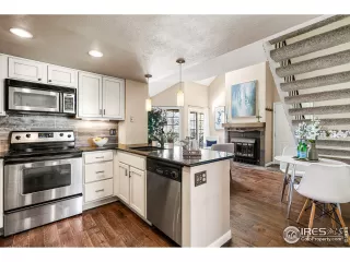 Photo #5: 934617 Listing