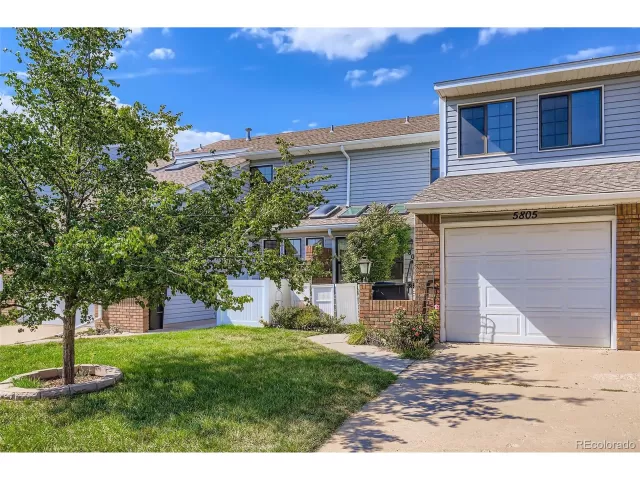 MLS: 9348399 Condo For Sale