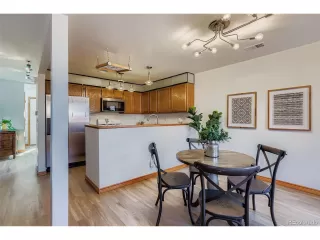 Photo #5: 9348399 Listing