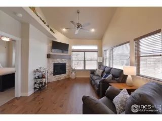 Photo #3: 935000 Listing