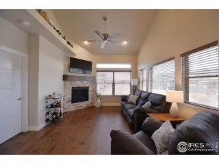 Photo #6: 935000 Listing