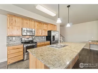 Photo #5: 935031 Listing