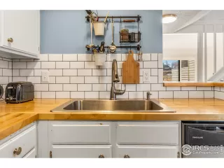 Photo #5: 935047 Listing