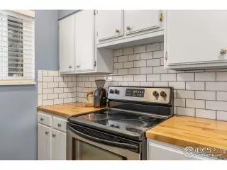 Photo #6: 935047 Listing