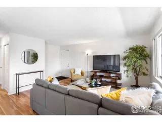 Photo #4: 935285 Listing