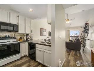 Photo #5: 935541 Listing