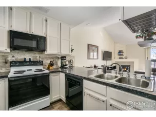 Photo #6: 935541 Listing