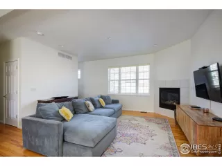 Photo #5: 935561 Listing 