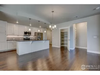 Photo #5: 935903 Listing 
