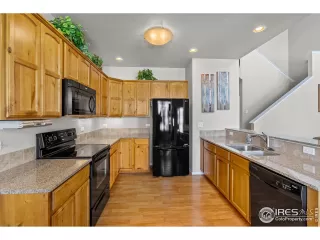 Photo #6: 935930 Listing