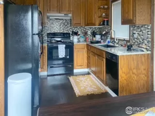 Photo #4: 935972 Listing