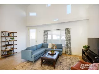 Photo #4: 936010 Listing