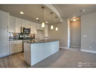 Photo #3: 936395 Listing