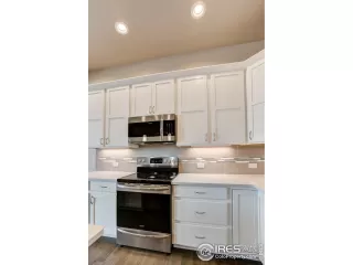 Photo #6: 936396 Listing