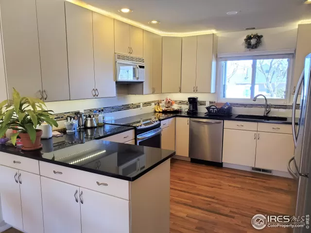 MLS: 936517 Condo For Sale