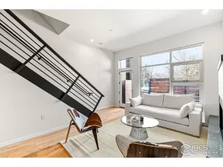 Photo #2: 936682 Listing