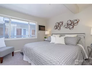 Photo #5: 936857 Listing