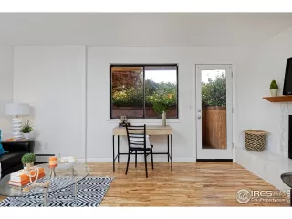 Photo #5: 937327 Listing