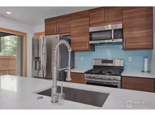 Photo #5: 937334 Listing 