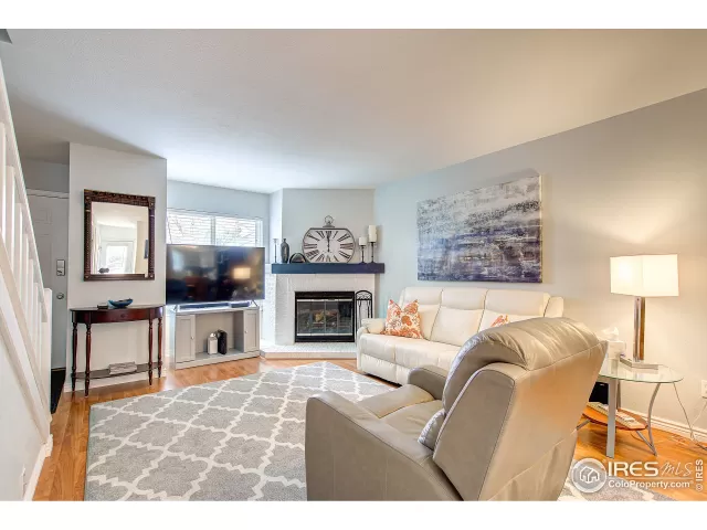 MLS: 937352 Condo For Sale