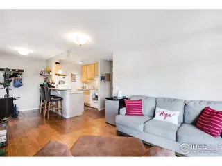 Photo #4: 937446 Listing