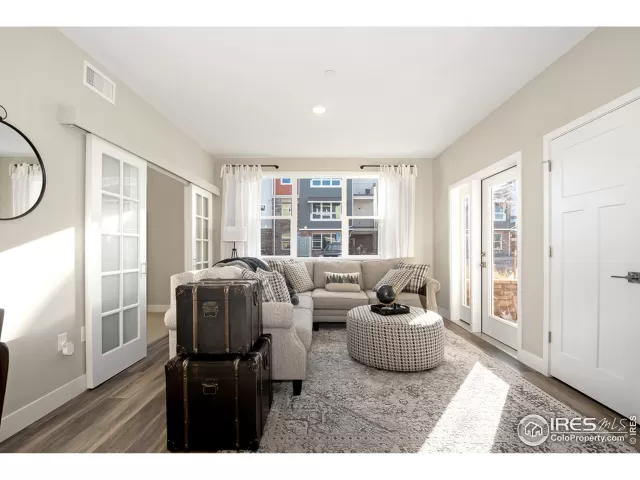 MLS: 937472 Condo For Sale