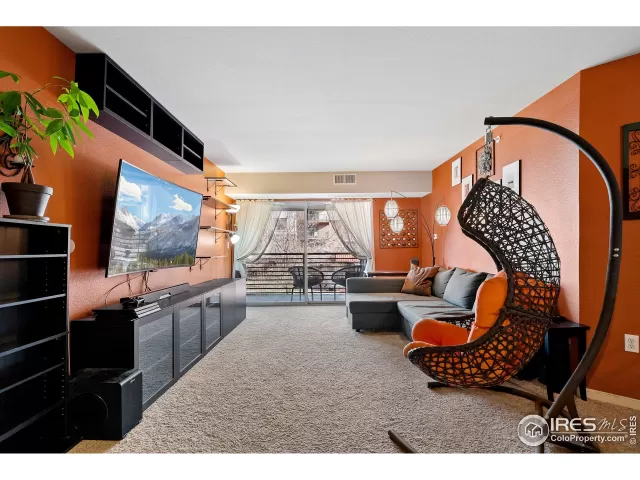 MLS: 937617 Condo For Sale