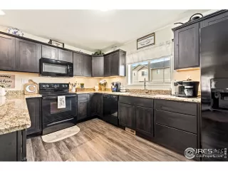 Photo #5: 937701 Listing