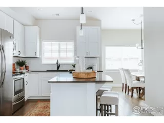 Photo #5: 937795 Listing