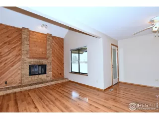 Photo #5: 937809 Listing