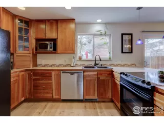 Photo #4: 937848 Listing