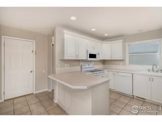 Photo #2: 937861 Listing