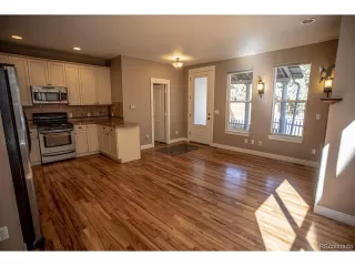 Photo #6: 9380627 Listing