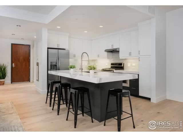 MLS: 938179 Condo For Sale