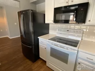 Photo #3: 938350 Listing