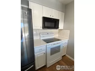 Photo #4: 938350 Listing